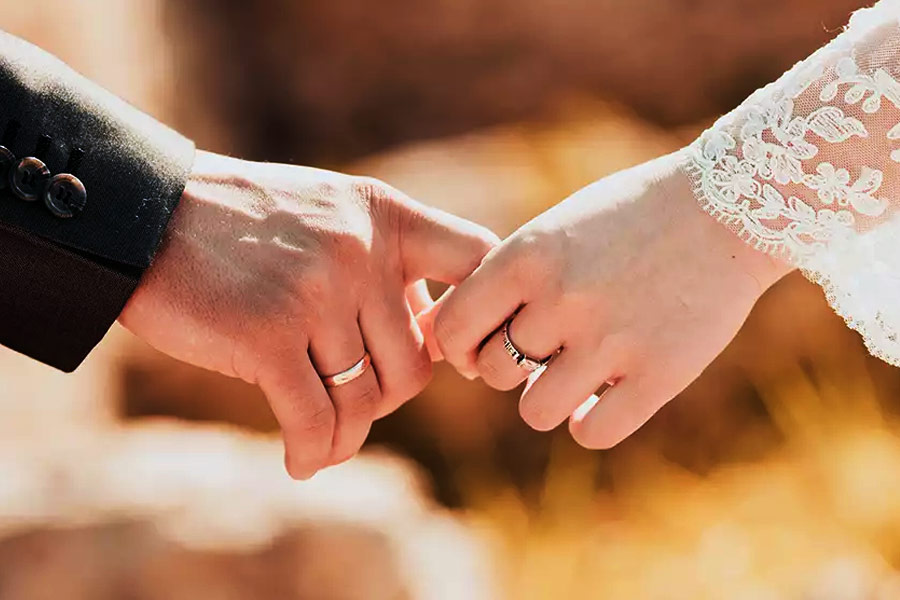 ১৯৪৯ সাল থেকে ১৯৮১ সালের মধ্যে শতাধিক মহিলাকে বিয়ে করেছিলেন জিওভানি। কিন্তু কোনও স্ত্রীর সঙ্গেই তিনি আইনি প্রক্রিয়া মেনে বিচ্ছেদ করেননি।