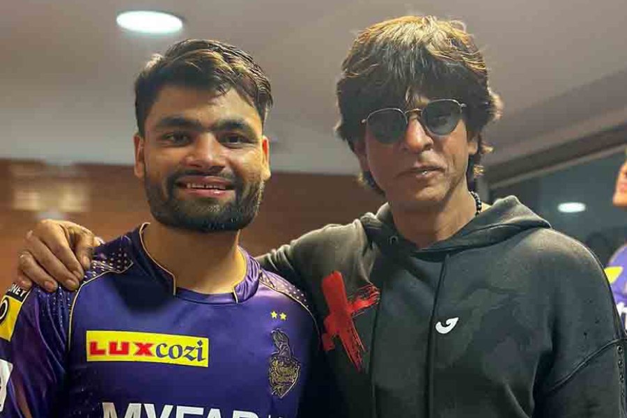 Picture of  Rinku Singh and Shah Rukh Khan