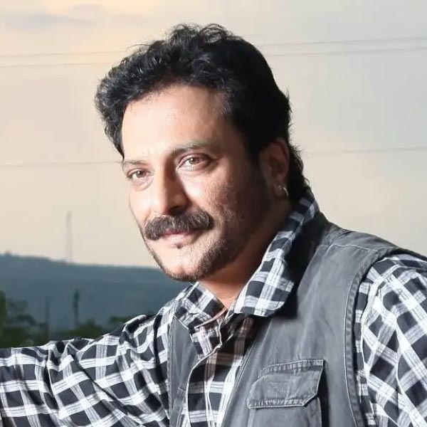 Bollywood actor Milind Gunaji 