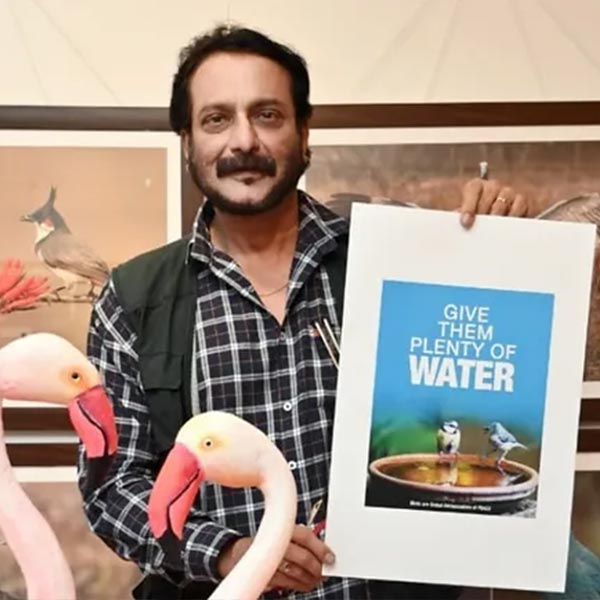 Bollywood actor Milind Gunaji 