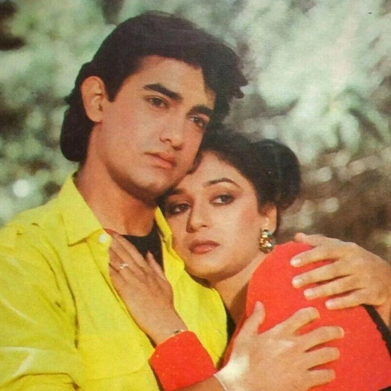 ‘দিল’ ছবির শুটিংয়ের মাঝে মাধুরীর সঙ্গে হরদম মজা করতেন আমির। শুটিংয়ের বিরতির মধ্যেই নায়িকাকে আমির জানান যে, তিনি নাকি হাতের রেখা দেখে ভবিষ্যৎ নির্ধারণ করতে পারেন।