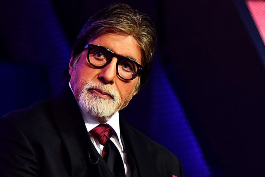 Amitabh Bachchan talks about quitting Smoking and drinking in latest blog 