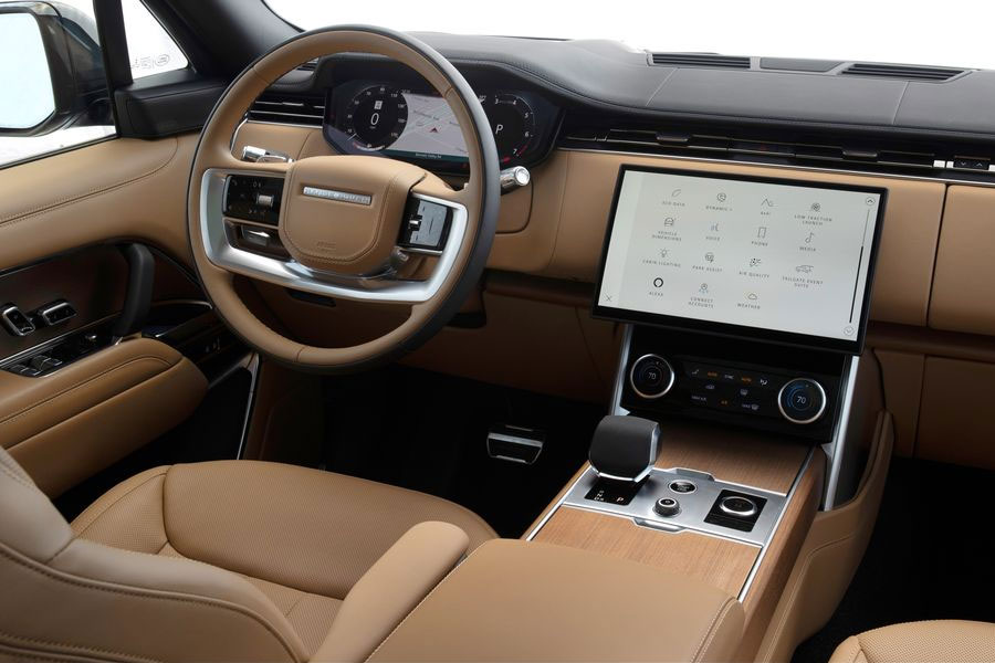 সংবাদ সংস্থা সূত্রে খবর, ‘রেঞ্জ রোভার ভগ’ মডেলের গাড়িটির মূল্য দু’কোটি থেকে ৪.১৯ কোটি টাকা মূল্যের মধ্যে।