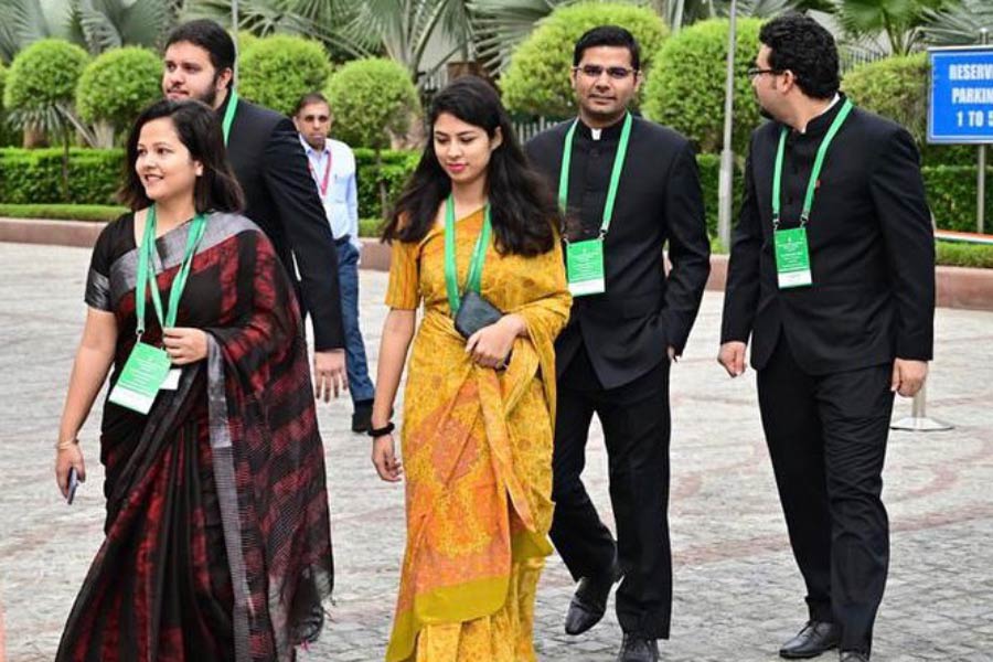 ২২ বছর বয়সে আইএএস হওয়ার পরীক্ষায় পাশ করেছিলেন অনন্যা। ২০১৯ সালে প্রথম বার ইউপিএসসি পরীক্ষা দেন। তবে প্রথম বার পরীক্ষা দিয়েই পাশ করবেন, তা অনন্যা নিজেও ভাবতে পারেননি।