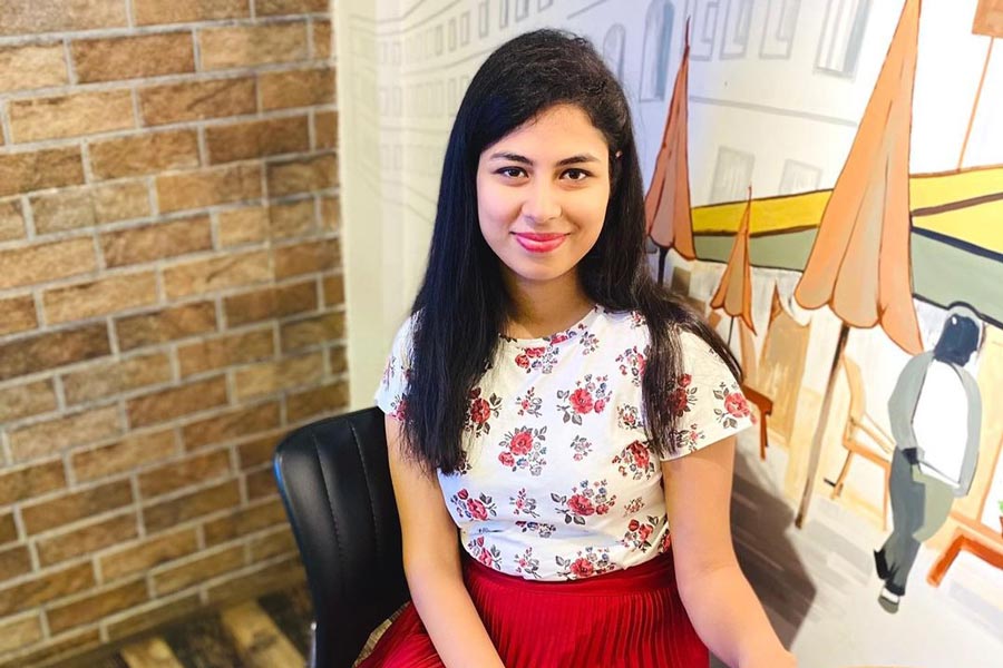 উত্তরপ্রদেশের ইলাহাবাদের (এখন প্রয়াগরাজ) মেয়ে। স্কুলের পড়াশোনা ইলাহাবাদের সেন্ট মেরিজ কনভেন্টে শেষ করে দিল্লির কলেজে ভর্তি হন অনন্যা। দিল্লির শ্রীরাম কলেজ অফ কমার্স থেকে বাণিজ্য এবং অর্থনীতিতে স্নাতক পাশ করেন।