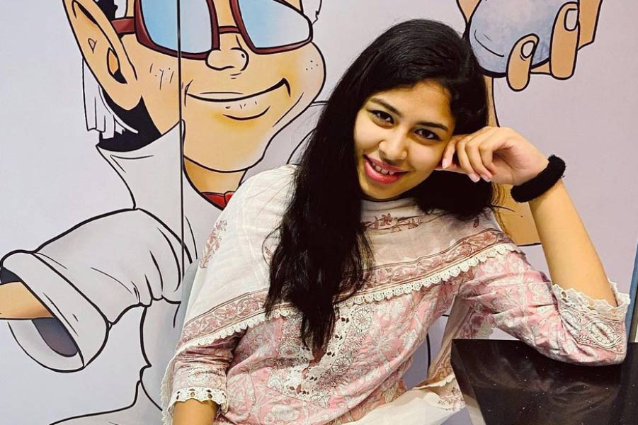 ২০১৭ সাল থেকে আইএএস হওয়ার প্রস্তুতি শুরু করেন অনন্যা। যদিও ইউপিএসসি পরীক্ষায় বসার জন্য দু’বছর ঘরবন্দি হয়ে মাথা গুঁজে পড়াশোনা করেননি তিনি।