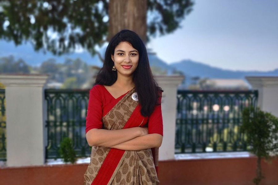 পরিশ্রমের থেকে পরিকল্পনায় জোর দিয়েছিলেন অনন্যা। কী ভাবে প্রস্তুতি নেবেন, তার একটা ছক কষে নিয়েছিলেন আগেই। ২০১৯ সালে পরীক্ষায় বসবেন। হাতে ছিল প্রায় দু’বছর। প্রস্তুতির সময়কে তিন ভাগে ভেঙে নিয়েছিলেন তিনি— কারেন্ট অ্যাফেয়ার, মক টেস্ট এবং মেইন। সেই ভাবেই পড়াশোনা করেছেন।