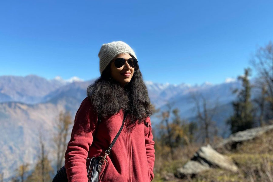 তবে পড়াশোনা আর আইএএস অফিসার হওয়ার স্বপ্ন দেখার বাইরে আরও দু’টি শখ ছিল অনন্যার। তিনি সিন্থেসাইজ়ার বাজাতেন। সুযোগ মতো নানা বিষয়ে বইও পড়তেন।