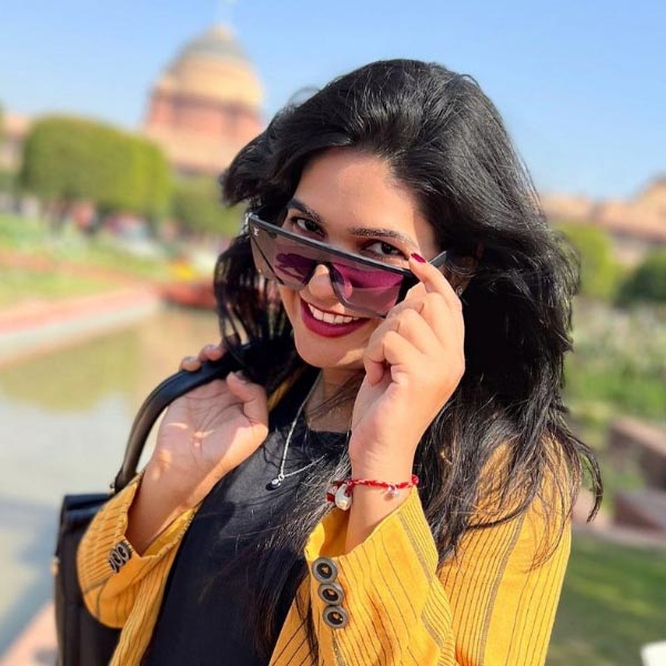 সমাজের বিভিন্ন বিষয় নিয়ে সচেতনতা বৃদ্ধি ছাড়াও আরতি সমাজমাধ্যমে অনুপ্রেরণামূলক ভাষণ দেন। জীবনে সব সংঘাত এবং বাধা পেরিয়ে কী ভাবে নিজের লক্ষ্যে পৌঁছনো যায়, সে কথাই মূলত তাঁর ভাষণে উঠে আসে।