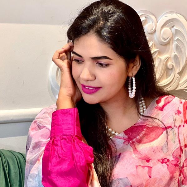 সাইবার ক্রাইম এবং আর্থিক জালিয়াতি থেকে বাঁচবার বিভিন্ন উপায় নিয়েও আরতি ভিডিয়ো পোস্ট করেন। 