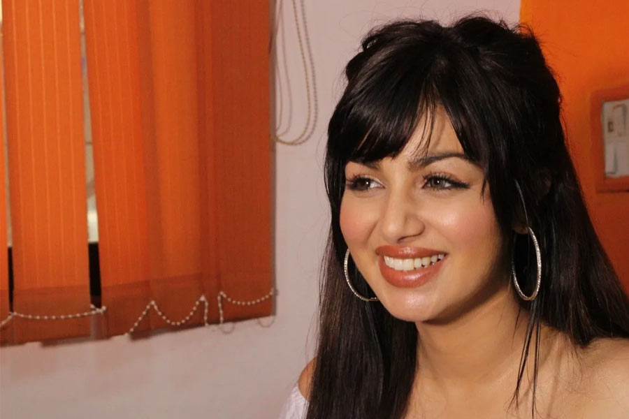 পশুপ্রেমী আয়েশা ‘পেটা’-র সদস্য। বহু দিন ধরেই তিনি ভেগান। তবে রান্না করতে ভালবাসেন না মোটেও।