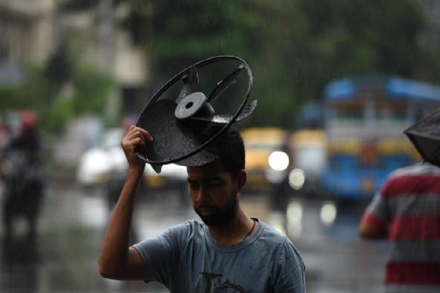 Kolkata is witnessing high temperature before start of the summer.