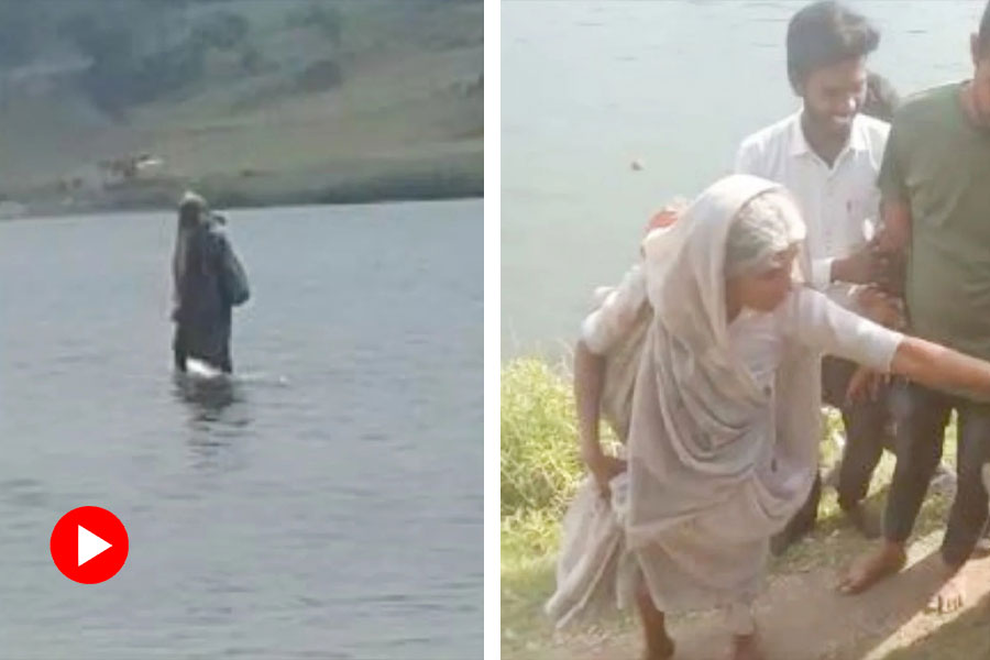 People started thinking a woman as goddess after seeing her walking on river Madhya Pradesh’s Jabalpur.