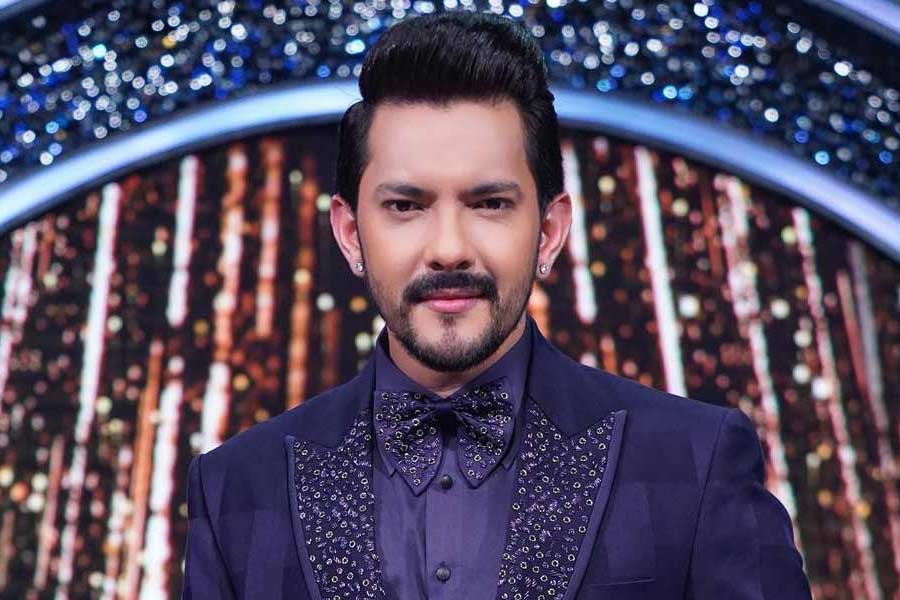 Aditya Narayan says he was replaced after singing a very big song this year, dad Udit also faced it 