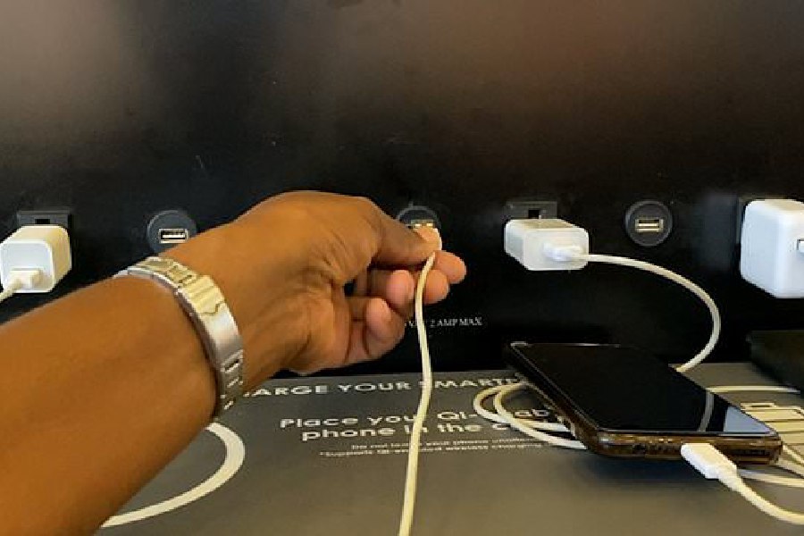 Image of public charging station 