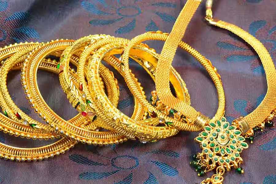 How much gold can be kept at home and what is the government rule about this.