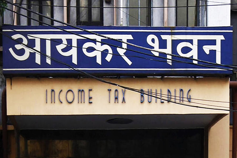 How much gold can be kept at home and what is the government rule about this.