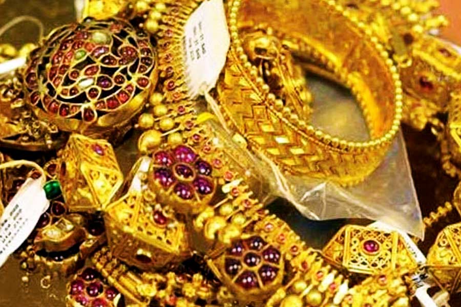 How much gold can be kept at home and what is the government rule about this.