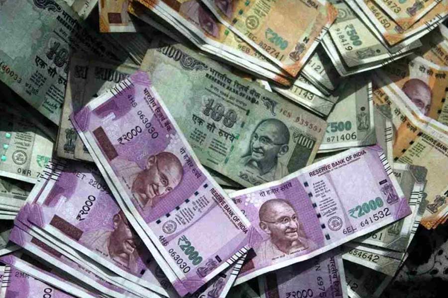 How much gold can be kept at home and what is the government rule about this.