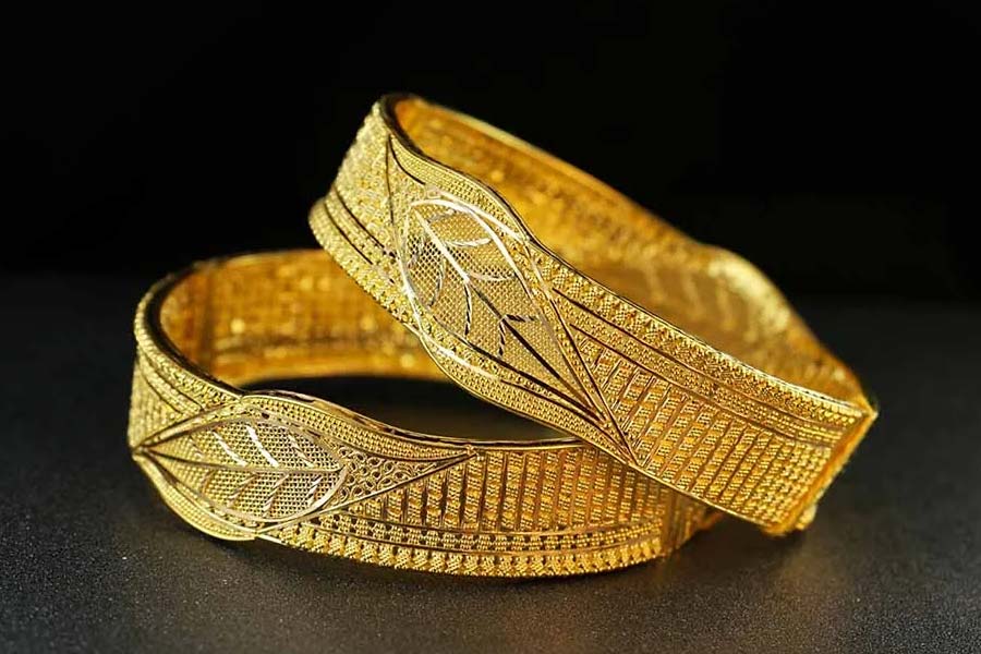 How much gold can be kept at home and what is the government rule about this.