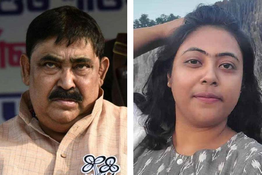 Suvendu Adhikari attacks Anubrata Mondal\\\\\\\\\\\\\\\'s daughter Sukanya Mondal over evading ED summon