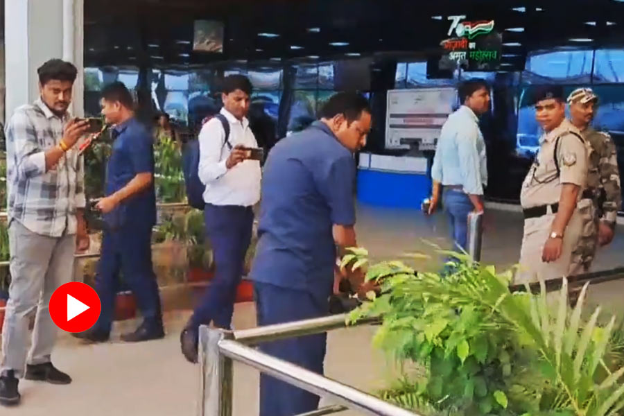 Patna Airport receives bomb threat almost at the same time of Delhi school.