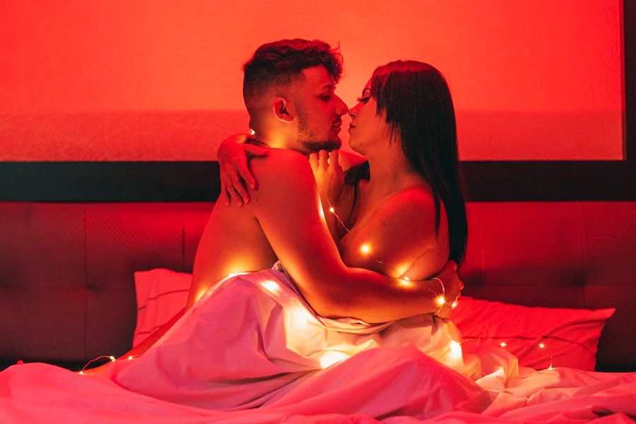 Man dies after half day long sex marathon with female friends to win bet.