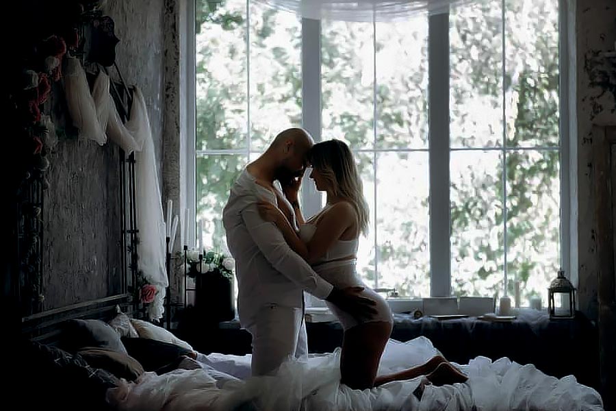 Man dies after half day long sex marathon with female friends to win bet.