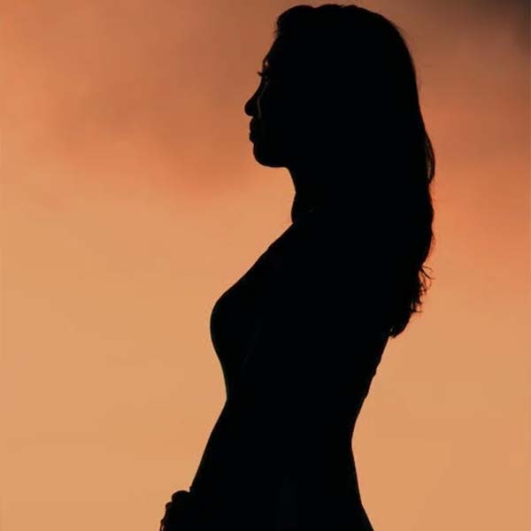 প্রভাদেবীর আসল পরিচয় কী, হঠাৎ কেনই বা শ্রীদেবীর বোনের পরিচয়ে বলিপাড়ায় প্রবেশের চেষ্টায় রয়েছেন— এ সব প্রশ্নের উত্তর খুঁজতে বলিজগতের সকলে ব্যস্ত হয়ে উঠেছিলেন।