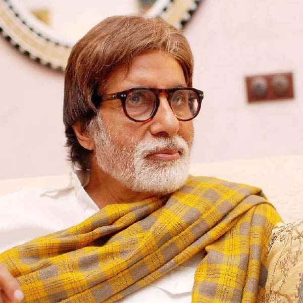 জয়ার রাগ দেখে অমিতাভ আর নিজেকে সামলাতে পারেননি। হাসিতে ফেটে পড়েন তিনি। কারণ আসল সত্যি জানতেন তিনি। প্রভাদেবীর আসল পরিচয় জানতেন অভিনেতা। পত্রিকা প্রকাশ পাওয়ার আগের দিনই সেই খবর পেয়ে গিয়েছিলেন তিনি।