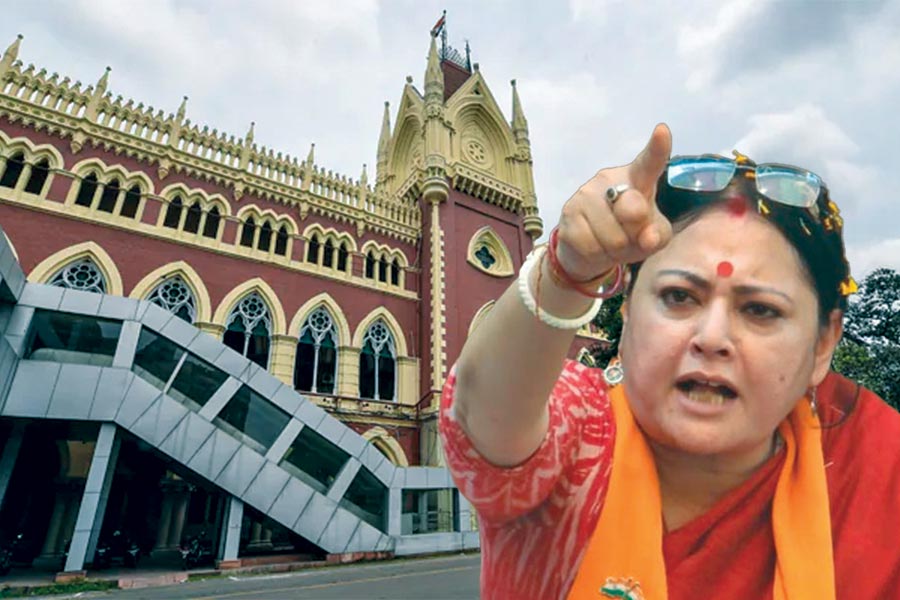 Agnimitra Paul urged to Calcutta High Court to withdraw the FIR against her
