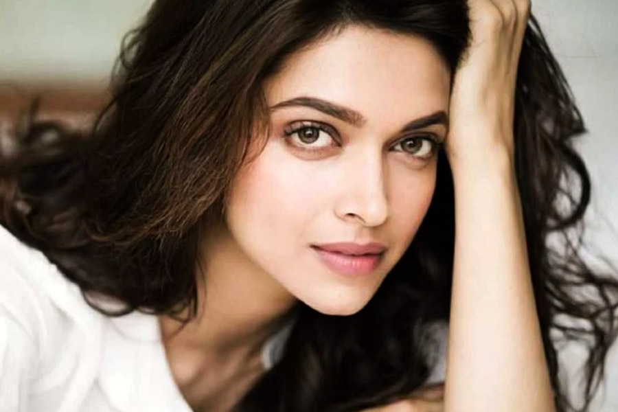 Deepika Padukone and Mahendra Singh Dhoni