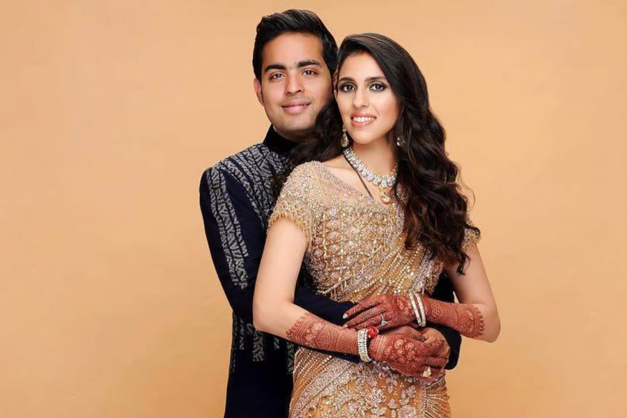 photo of Akash Ambani and Shloka Ambani