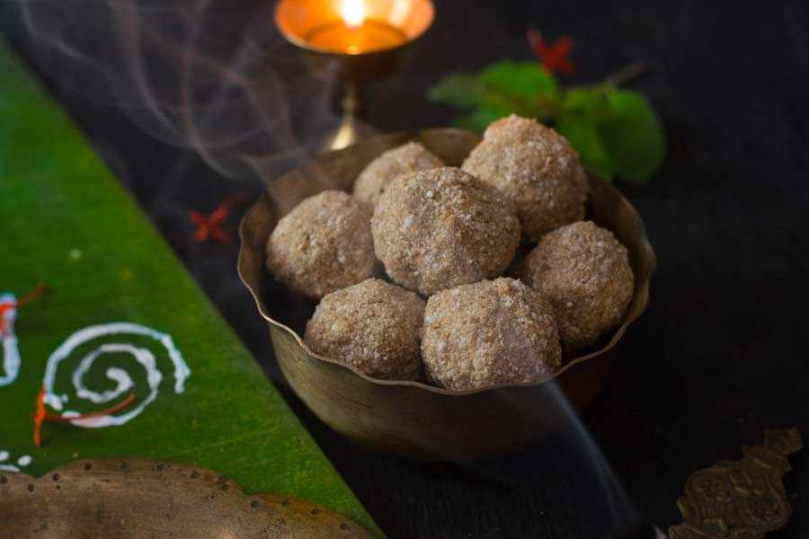 How to Make a Traditional Sweet Khoier Labon
