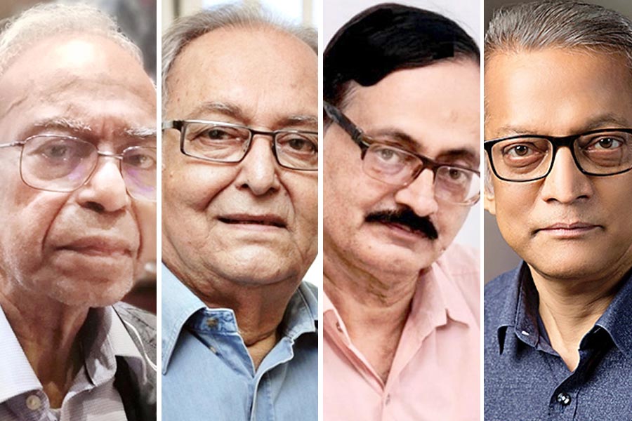 Golam Murshid, Soumitra Chatterjee, Subrata Chattopadhyay and Purnendu Bikash Sarkar.