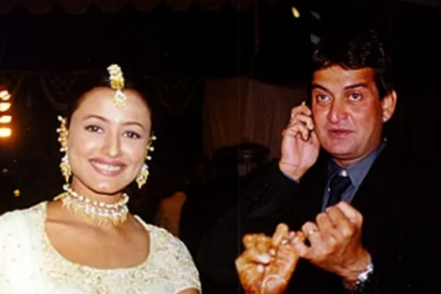 image of  Namrata Shirodkar and bollywood director Mahesh Manjrekar 