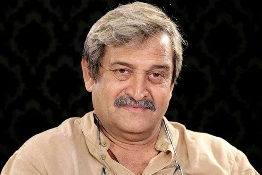 image of bollywood director Mahesh Manjrekar 