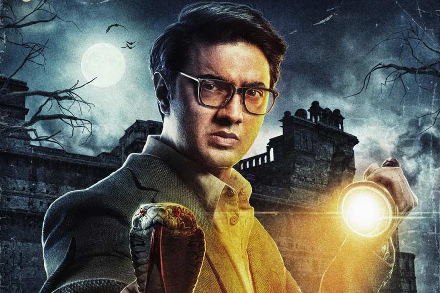 Tollywood Actor Dev reveals his first look poster of his upcoming film Byomkesh O Durgo Rahasya 