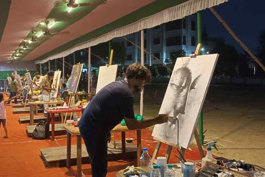 Noted painter Sanatan Dinda participates in an initiative to support a child who is battling cancer 