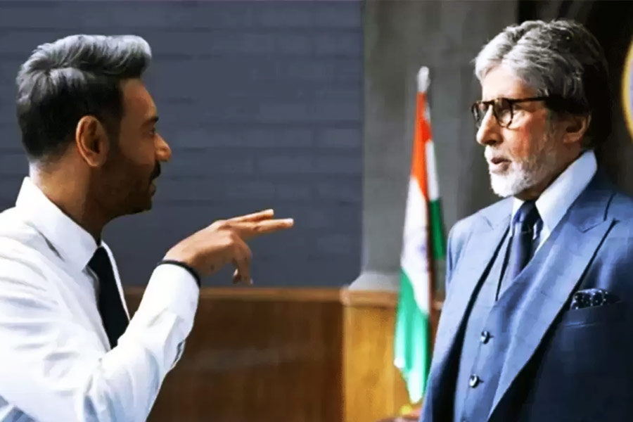 অজয় বার বার অমিতাভকে অনুরোধ করেছিলেন যে, তাঁরা ‘বডি ডাবল’দের দিয়ে সেই দৃশ্যটি শুট করিয়ে নেবেন। কিন্তু অজয়ের প্রস্তাবে রাজি হননি অমিতাভ। দুই অভিনেতা নিজেই সেই দৃশ্যে অভিনয় করেন এবং অত উঁচু জায়গা থেকে লাফানোর কারণে চোট পান দু’জনেই।