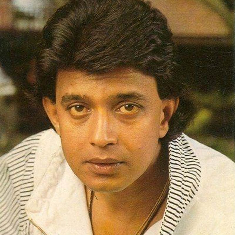 ধর্মেন্দ্রকে যথেষ্ট শ্রদ্ধা করতেন মিঠুন। তাই ধর্মেন্দ্রের অনুরোধ ফেলতে পারেননি অভিনেতা। রাজকুমারের ছবি থেকে নিজেকে সরিয়ে নেন মিঠুন।