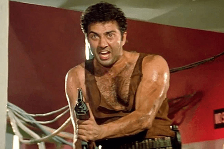 সানি সাক্ষাৎকারে বলেন, ‘‘বহু প্রযোজক রাজকে ছবি বানাতে বারণ করেছিলেন। তাঁদের ধারণা ছিল ‘ঘায়েল’ ছবিটি মুক্তি পাওয়ার পর একদম চলবে না। কিন্তু আমার গল্পটি খুব পছন্দ হয়েছিল। তাই আমি নিজেই ছবিটি বানানোর বিষয়ে উদ্যোগী হই।’’ 