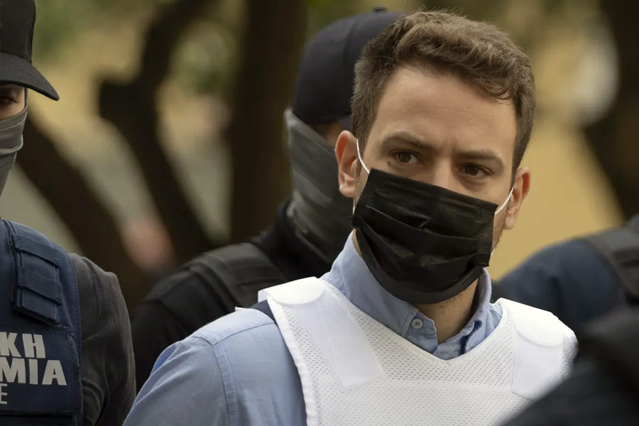 photo of the Greece Pilot who killed his wife 