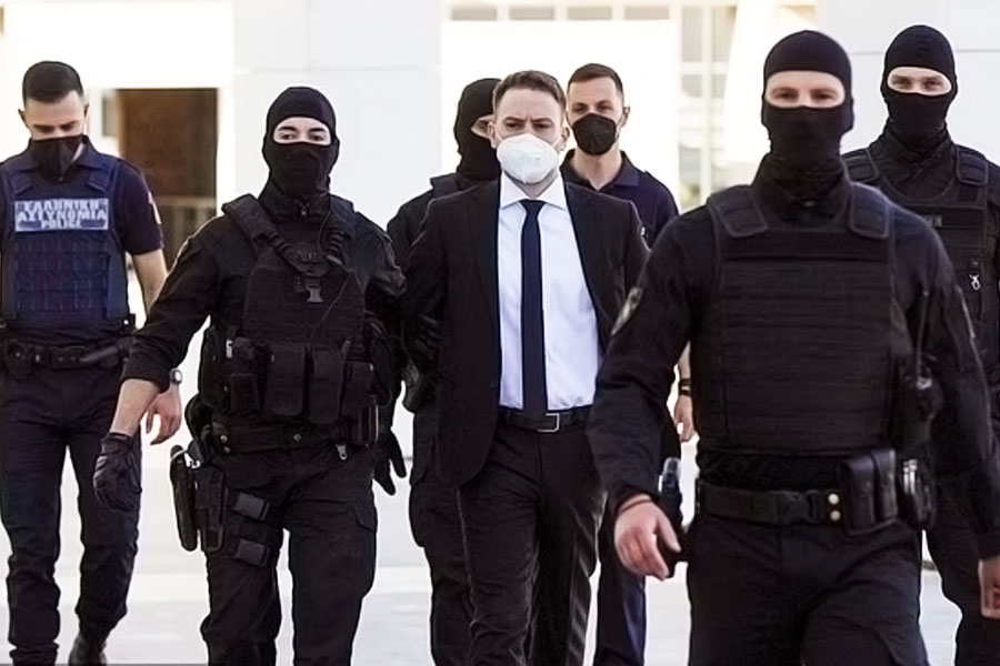 photo of the Greece Pilot who killed his wife 