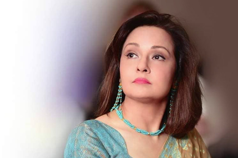 তবে অভিনয় শুরু করার আগেই গাঁটছড়া বেঁধেছিলেন জ়েবা। ১৯৮২ সালে সলমন ভল্লিয়ানি নামে এক পাকিস্তানিকে বিয়ে করেন তিনি। বিয়ের পর কন্যাসন্তানেরও জন্ম দেন অভিনেত্রী।