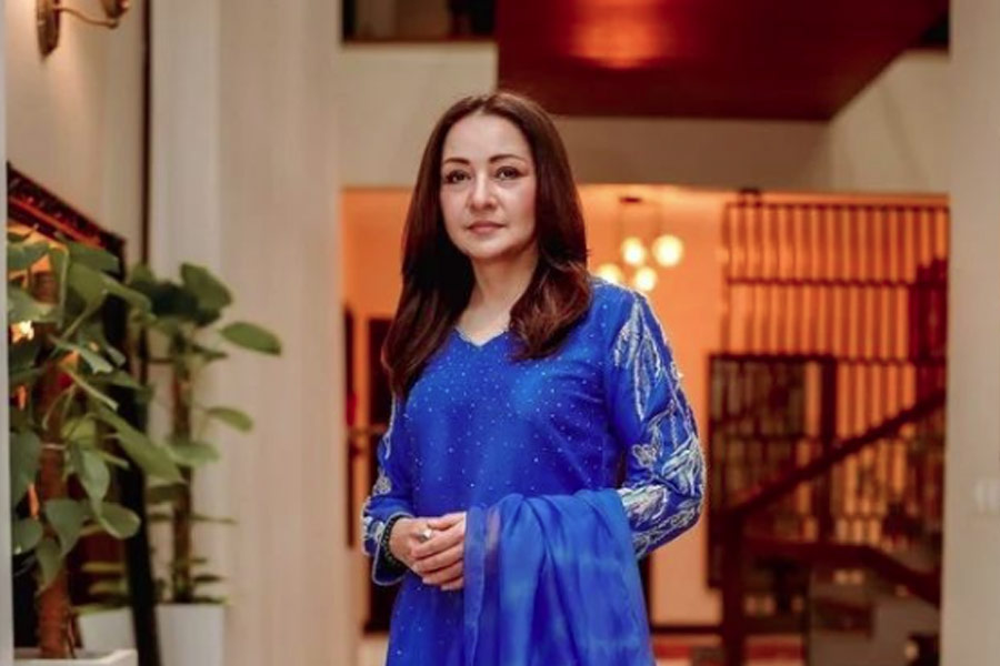 আদনানকে বিয়ের পরেও কয়েকটি হিন্দি ছবিতে অভিনয় করেছিলেন জ়েবা। কিন্তু ‘হেনা’ তাঁকে যে জনপ্রিয়তা এনে দিয়েছিল, তার ছিটেফোঁটাও আর মেলেনি জ়েবার ভাগ্যে।