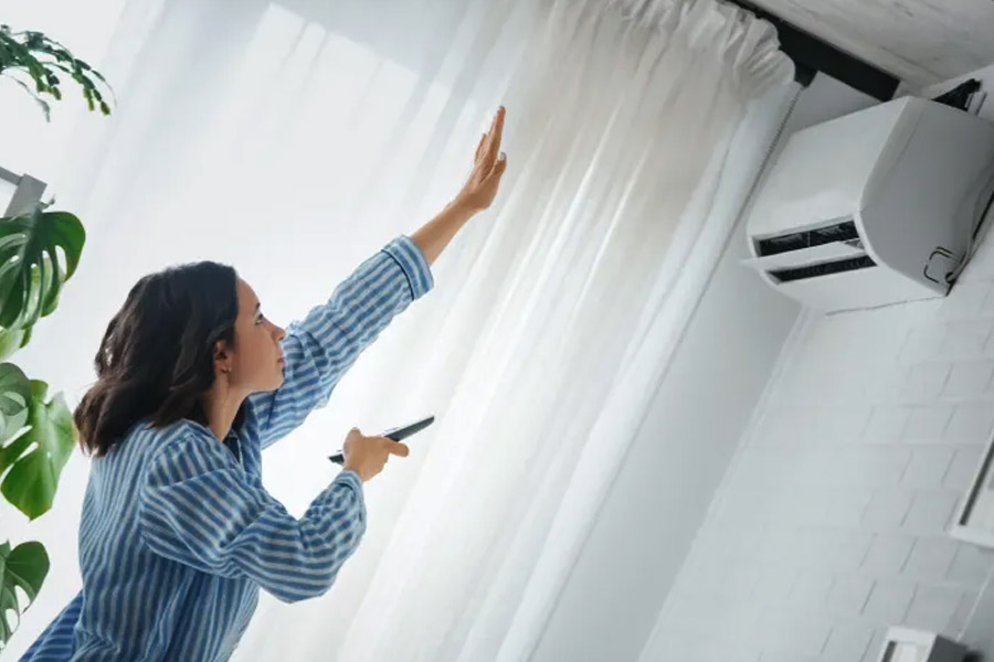 কিছু নিয়ম না জানা থাকলে বাতানুকূল যন্ত্রের রক্ষণাবেক্ষণ বোঝা মনে হতেই পারে। তবে এই সব নিয়ম জানলে এসি শুধুই আরামদায়ক।