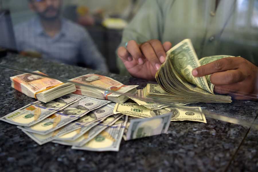 Economic crisis in Pakistan is turning the country into a zombie state.