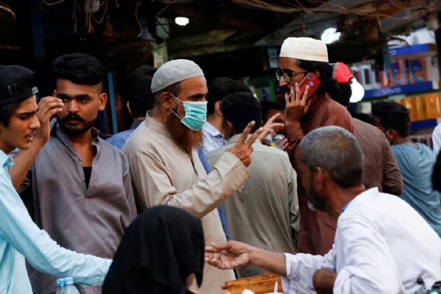 Economic crisis in Pakistan is turning the country into a zombie state.