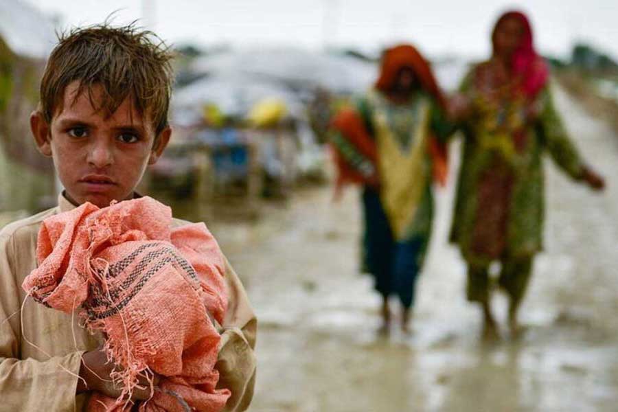 Economic crisis in Pakistan is turning the country into a zombie state.